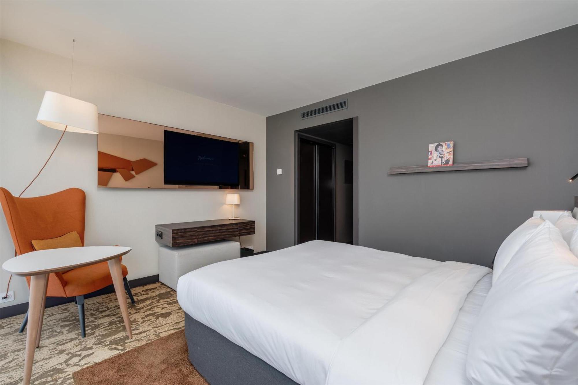 Radisson Blu Hotel, Paris Boulogne ภายนอก รูปภาพ
